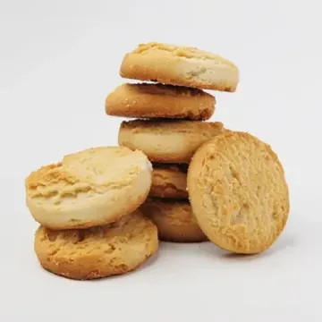 Round biscuits with peanuts