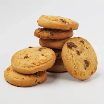Round biscuits with chocolate chips